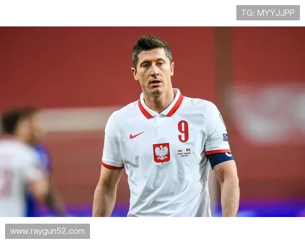 波兰主帅:莱万能帮助我们多进一球